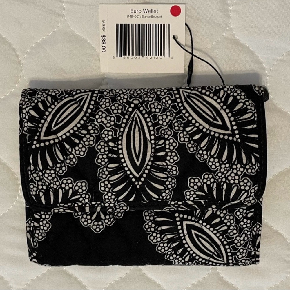 Vera Bradley Euro Wallet in “Blanco Bouquet”. NWT - Picture 1 of 2